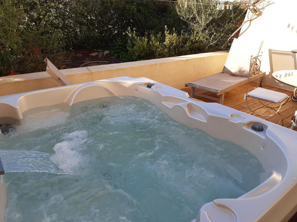 T2 rénové 100m plage avec SPA privatif entre calvi et ile rousse Lumio  Extérieur photo